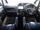 ZS煌III専用ハーフレザーシート内装の高級感のあるインテリアが運転を楽しませてくれます♪