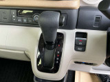 インパネシフトのオートマチック車です。