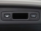 ■電動リアゲート■ワンタッチでラクに開け閉め可能!開く範囲を設定することが出来るので、駐車スペースが限られていてテールゲートを全開にすることが難しい場合でも安心して開扉することが出来ます♪