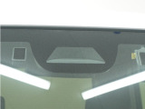 ◆Honda SENSING◆ カメラ等装置で精度の高い検知能力を発揮、安全運転を支援します。ステアリング上のコントローラーに注目!