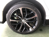 【アルミホイール】純正のアルミホイールがついてます!足元が引き立ち、車の印象がより良くなります!