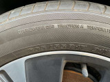 205/55R17.                    このクルマのタイヤサイズです。