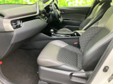 運転席からの視界は良好です。操作系の配置も最適化されており、運転に集中できます。快適な運転環境です。