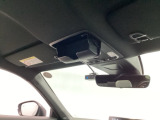 サングラスボックス。運転席側からワンタッチで簡単に取り出すことが可能です。