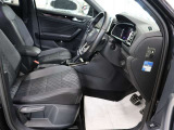 認定中古車保証1年間距離無制限の保証とロードアシスタンスサービスが全車に付帯されています。また、1年間または2年間の延長保証(有償)もご利用いただけます。