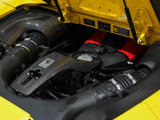 3.9L V8ツインターボ。720cvの豊かなパワーを、意のままに操る贅沢な時間を約束します。