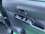 運転席側のドア部。パワーウィンドーのスイッチになります。