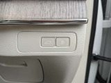 ◆パワーテールゲート/運転席から降りることなくテールゲートの開閉が可能です。