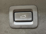 【パワーバックドア】スマートキーや運転席のボタンを押すだけでリアゲートが自動で開閉します!荷物を持っている時や、高い位置にあるバックドアを閉める際に便利な機能です♪