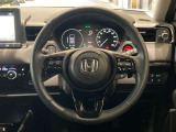 運転している間、長く触れているものだから手になじむハンドルがいいですよね。本革巻のステアリングは乗れば乗るほど手になじんでいきます。