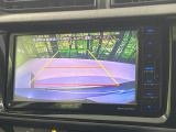 【バックカメラ】駐車時に後方がリアルタイム映像で確認できます。大型商業施設や立体駐車場での駐車時や、夜間のバック時に大活躍!運転スキルに関わらず、今や必須となった装備のひとつです!