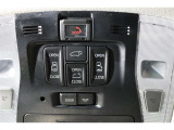 両側電動スライドドアはドアの直接操作以外にも運転席からのスイッチ操作やリモコン操作でも開閉が可能!狭い駐車場などでもドアの開閉が楽々・安心ですね!