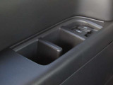3列目シートの横にもドリンクホルダーと急速充電用USBポートを左右それぞれ装備しています!