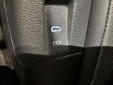 充電用端子付き。スマートフォンなどの充電に便利です。