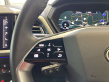地図情報や車両情報などをステアリングのスイッチから操作して表示できます。