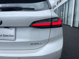 ご納車前には、BMWを熟知したメカニックによる100項目の点検・整備を行います。不具合箇所、交換時期に達している部品に関しましては、全て当社負担で交換してからのご納車となります。