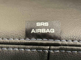 車両側方からの衝撃を緩和するSRSサイドエアバッグ(運転席/助手席)に加えて,SRSカーテンシールドエアバックも標準装備
