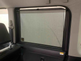 最も気になる室内は、特にこだわってクリーニングしております。マットやシートだけではなく、エアコンの吹き出し口やドアノブの隙間など、様々なブラシや道具を使い分けて、隅々までクリーニングしております。