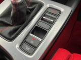 電子制御パーキングブレーキ/オートブレーキホールド機能を搭載♪