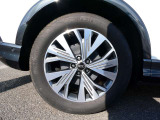 【アルミホイール】アルミホイール 5スポーク Vデザイン グラファイトグレー(フロント8J&times;20+235/50R20タイヤ, リヤ9J&times;20+255/45R20タイヤ)(右後)
