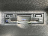 純正ETCでビルトインです。インパネに収まり見た目もスッキリです!高速道路の料金所でお金を用意する手間がいりません!