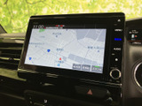 鮮明な地図表示で、運転中の情報収集がスムーズに行えます。最新のナビゲーションで、快適なカーライフを送りましょう。