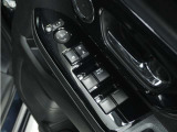 ◆パワーウィンドウスイッチ◆運転席から全席の窓の開閉操作を行うことが出来いつでも換気ができます!