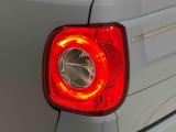 丸目で愛嬌のあるデザインのLEDリヤコンビネーションランプ(LEDストップランプ)が省電力・長寿命化を実現。