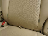 ◆ISOFIX◆シートベルトいらずでチャイルドシートと固定金具を連結するだけでガッチリ固定できます。