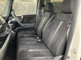 使いやすい収納スペースが、細やかな利便性を高めます。ちょっとした荷物もスマートに収納できます。