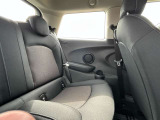 4人乗りとしてはもちろん、趣味の荷物やペットと一緒に乗車する方にオススメな一台です。