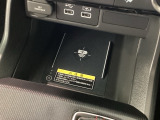 スマートフォンの充電ができるワイヤレス充電器が付いてます☆