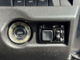 運転席右側のスイッチ類です。