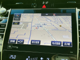 鮮明な地図表示で、スムーズなカーナビゲーションをサポート。視認性の高い画面で、運転中の確認も容易です。