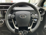 握りやすく操作しやすいステアリング。スムーズなハンドリングで、運転の快適性を向上させます。