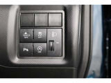 車体が傾いた状態の時にヘッドライトの光の高さを上下に調整することが出来ます!