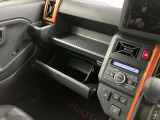 より多くの一般の方へ車を届けれればと思っておりますので同業者様への販売は極力控えさせて頂いております。ご了承下さい。