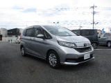 中古車購入時「パンク保証」をご案内しております。万一のパンクやバーストの際に、同等新品タイヤへの交換が可能です。(タイヤと交換工賃が対象です。免責金額と廃タイヤ処分料が必要になります。)