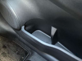 運転席・助手席のドアポケットにもドリンクホルダーがございます(^^♪