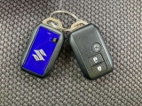 スマートキー2本付き 後席左側スライドドアはスマートキーの遠隔操作でドアの開閉が可能です。