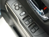 ◆パワーウィンドウスイッチ◆運転席から全席の窓の開閉操作を行うことが出来いつでも換気ができます!