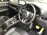 現在のMAZDA車はインパネ配置が視線の動きが少なくなるように設計レイアウトされています☆ひとつひとつの部品からMAZDAの安全に対するこだわりを感じる事が出来ます☆