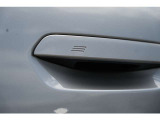 コンフォートアクセス搭載車。スマートキーでロックもロック解除もボタン一つでOK!
