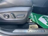 パワーシート搭載。微妙な調整が手軽にでき、ぴったりのポジションで運転することが可能です。