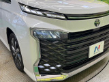 【LEDヘッドライト】悪天候や夜間走行時も良好な視界を確保し安心して運転できる高輝度LEDヘッドライトを装備!点灯速度が早く、消費電力も抑えられています。