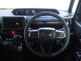 運転席まわり。スイッチやレバー等が使いやすく配置されています。