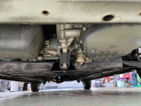 当社は自社認証整備工場も完備しており、納車前整備や一般車検・点検など、お客様が安心して長くお使い頂ける様にメンテナンス面に対して細かく整備しております。ご納車もご安心下さい