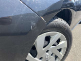 傷等が御座いますので、現車をご覧になって状態を確認をして下さい。修理をご希望の方は有償になりますが、弊社板金工場にて修理可能です!詳細はスタッフにご相談ください!