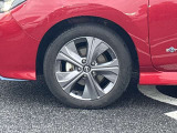 高級感引き立てるアルミ装着車。お洒落は足元からですね!