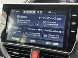 高機能なナビゲーションとオーディオが一体化。目的地設定や音楽再生をスムーズに行い、快適なカーライフを演出します。
